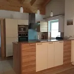 Haus Tschirgantblick شقة