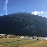 شقة Haus Tschirgantblick *