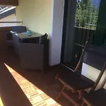 Haus Tschirgantblick شقة