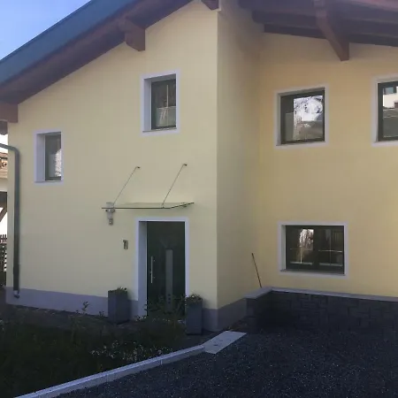 شقة Haus Tschirgantblick تارينز