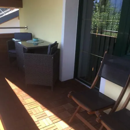 Haus Tschirgantblick شقة