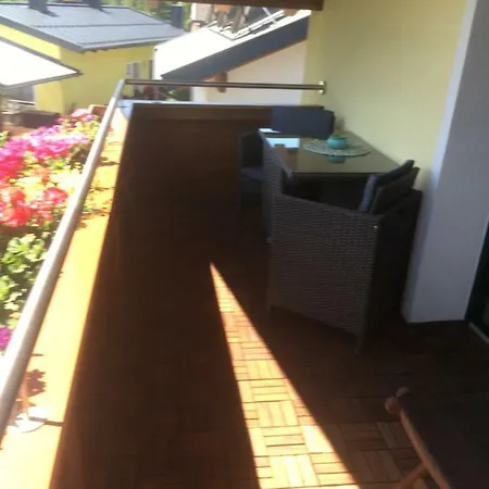 公寓 Haus Tschirgantblick 塔兰兹