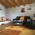 Haus Tschirgantblick