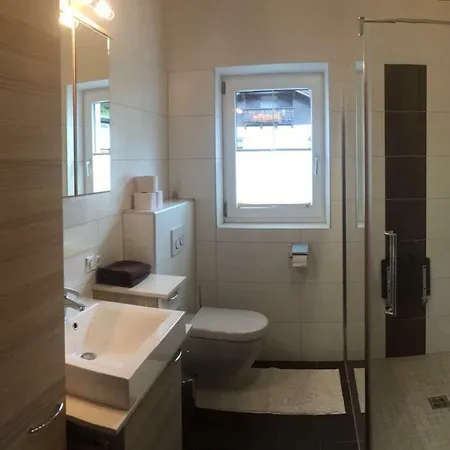 Haus Tschirgantblick 아파트 *