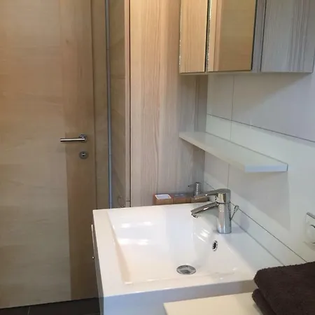 Haus Tschirgantblick 아파트 *