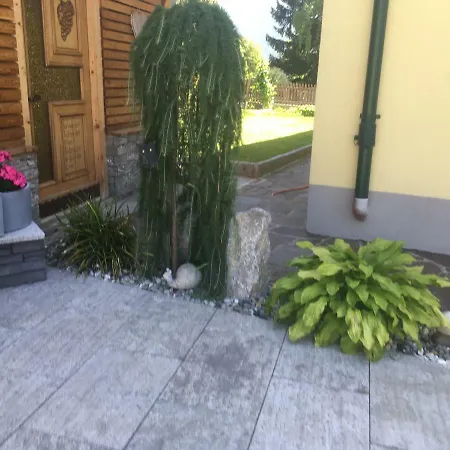 Haus Tschirgantblick *