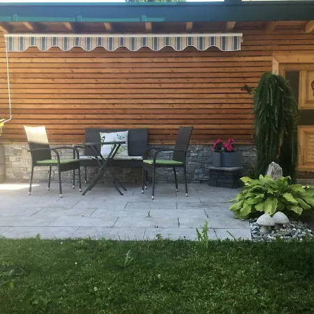 Haus Tschirgantblick 아파트 테란즈