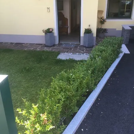 Haus Tschirgantblick