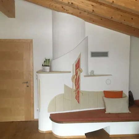 Haus Tschirgantblick *