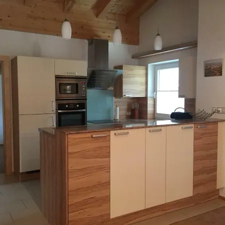 Haus Tschirgantblick Apartament