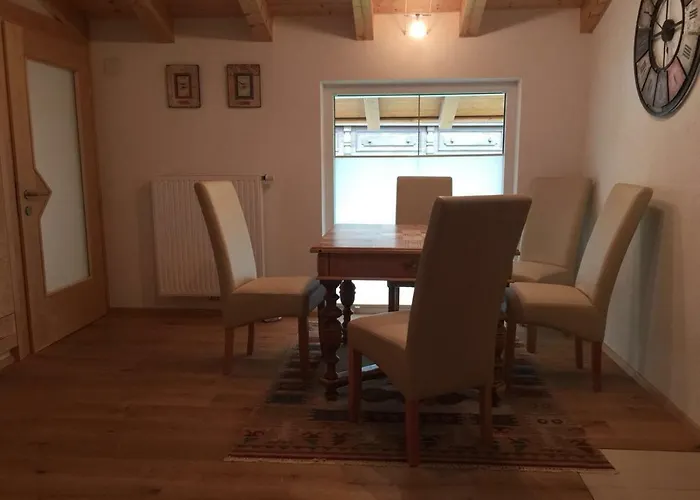 Haus Tschirgantblick Appartamento Tarrenz